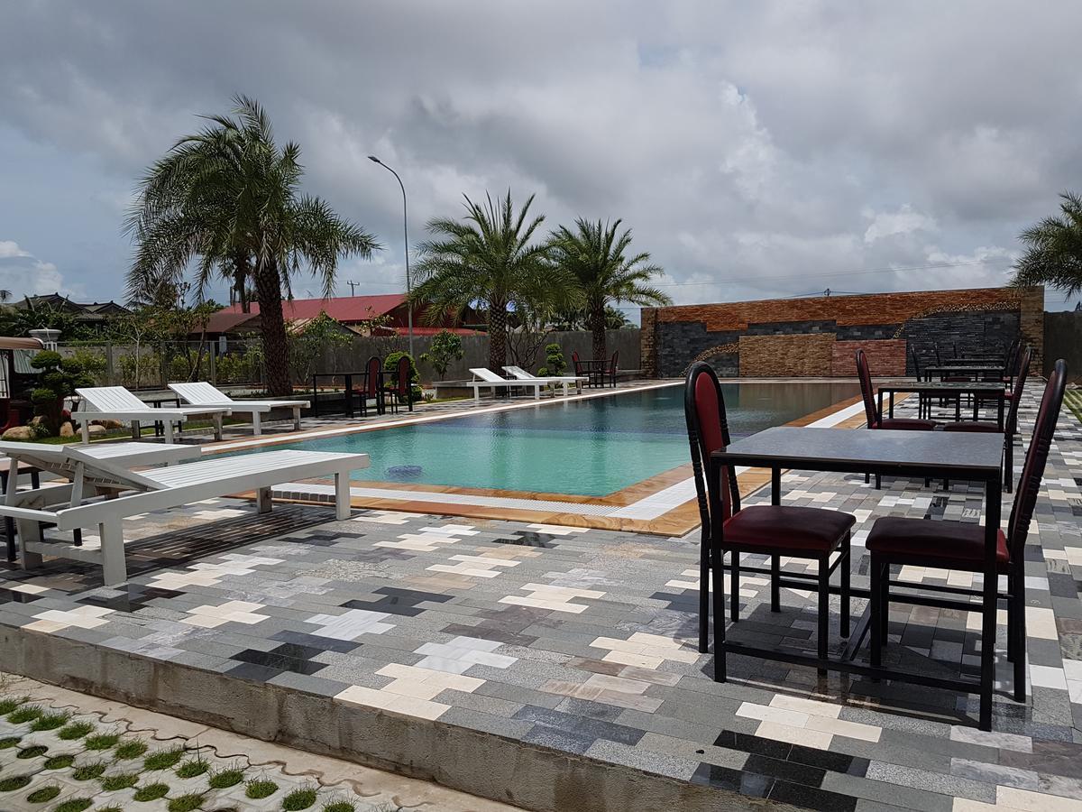 Two Moons Resort Kampot Esterno foto