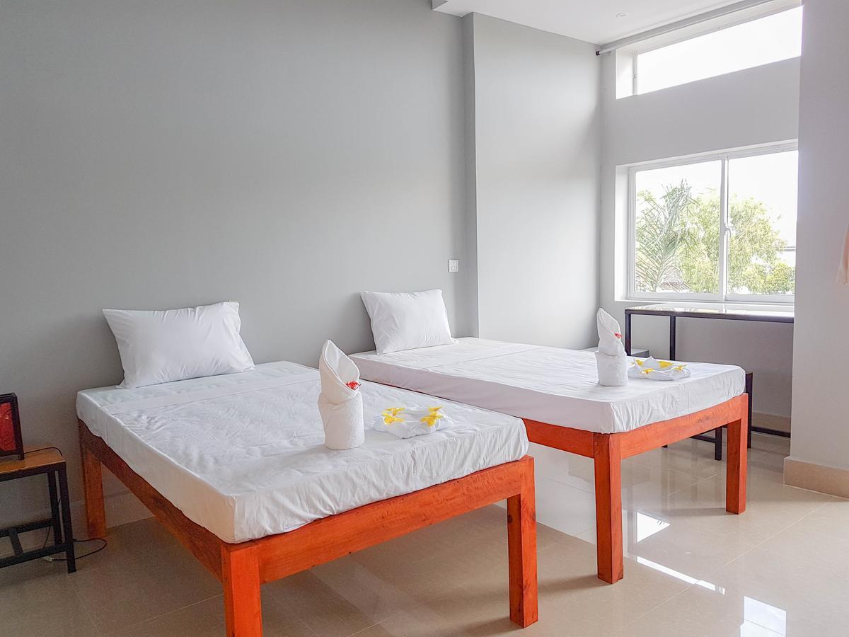 Two Moons Resort Kampot Esterno foto