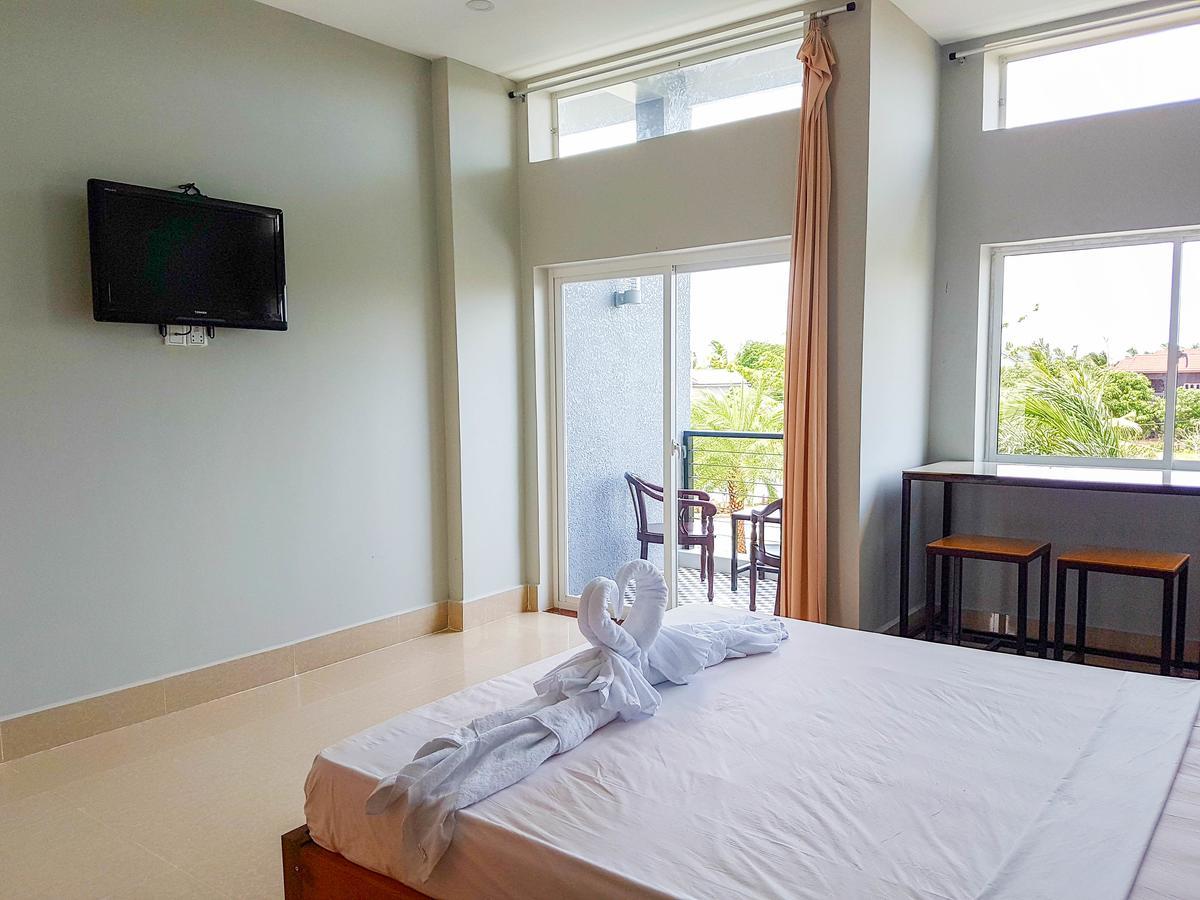 Two Moons Resort Kampot Esterno foto