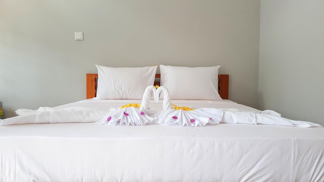Two Moons Resort Kampot Esterno foto