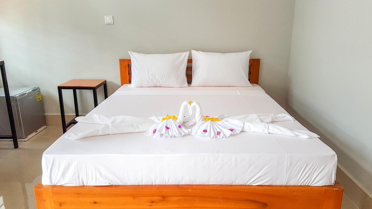 Two Moons Resort Kampot Esterno foto